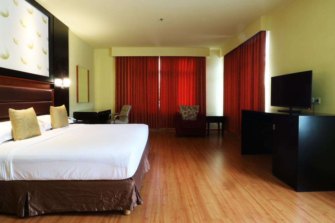 Sari Ater Kamboti Hotel バンドゥン エクステリア 写真