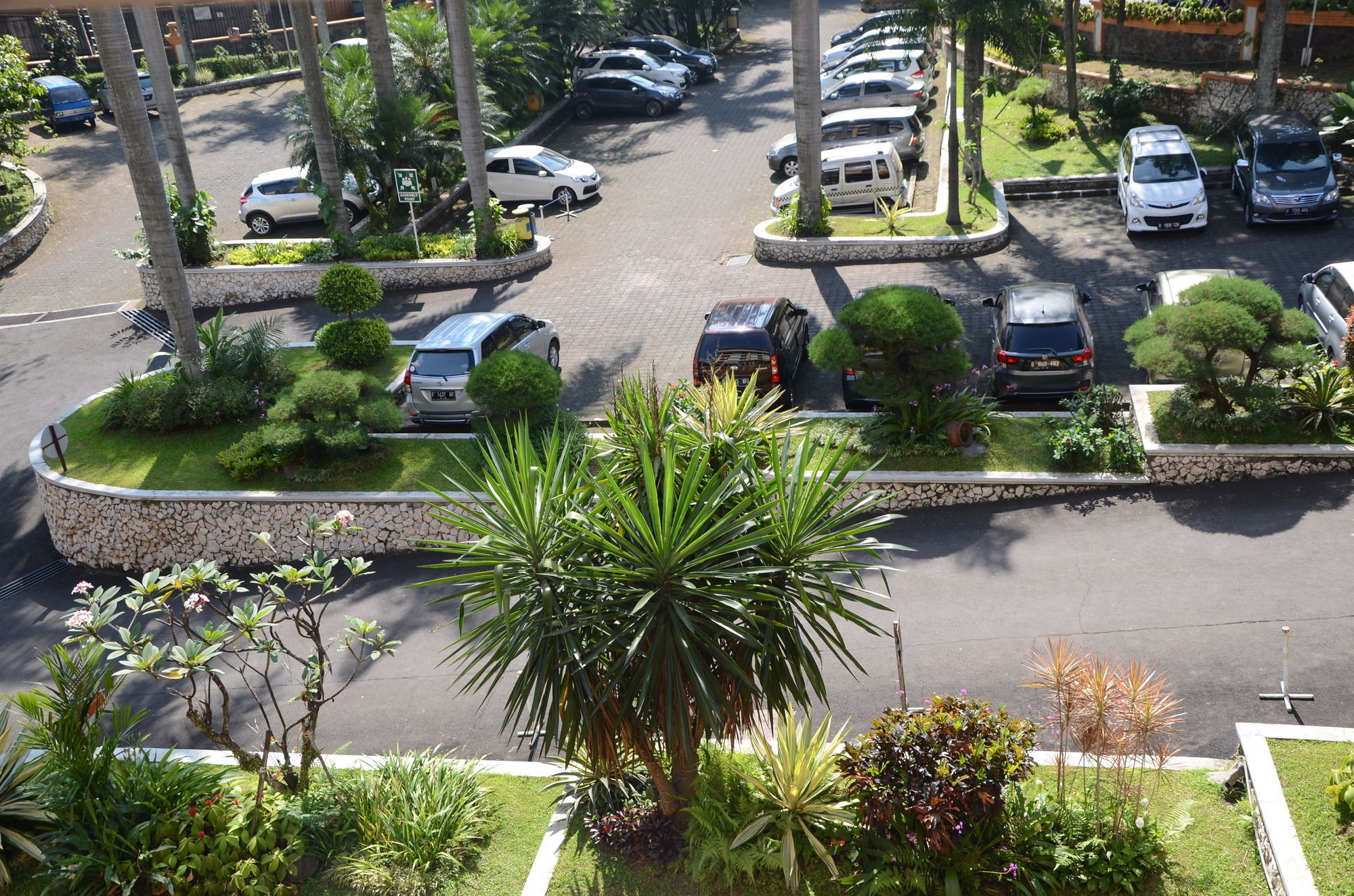 Sari Ater Kamboti Hotel バンドゥン エクステリア 写真